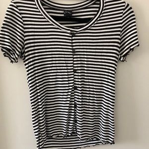 WILD FABLE black and white button down tee